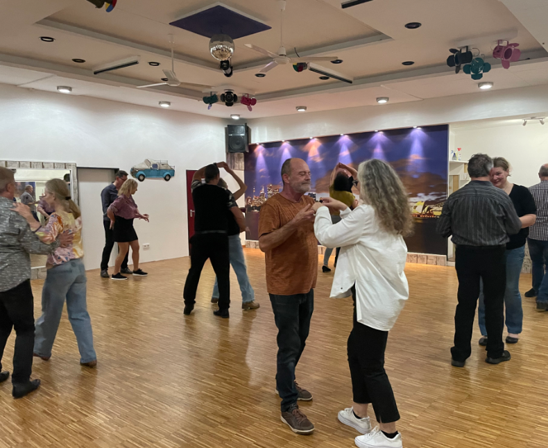 Menschen die Tanzen in Bamberg Bachata