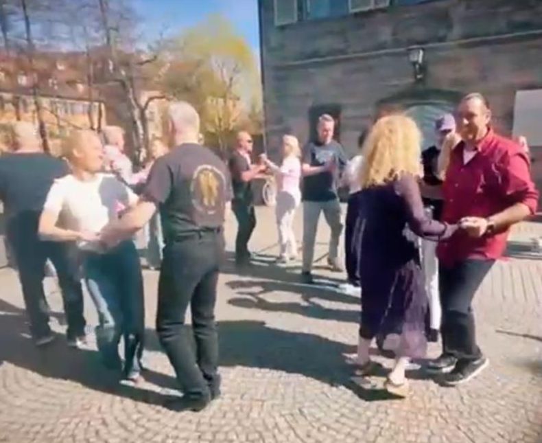 Menschen die Tanzen in Bamberg Salsa