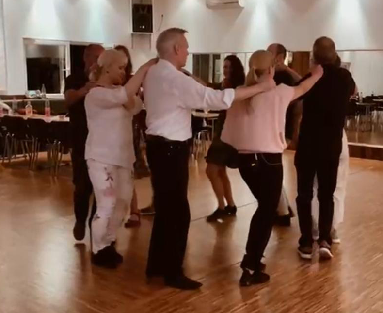 Menschen die Tanzen in Bamberg Salsa