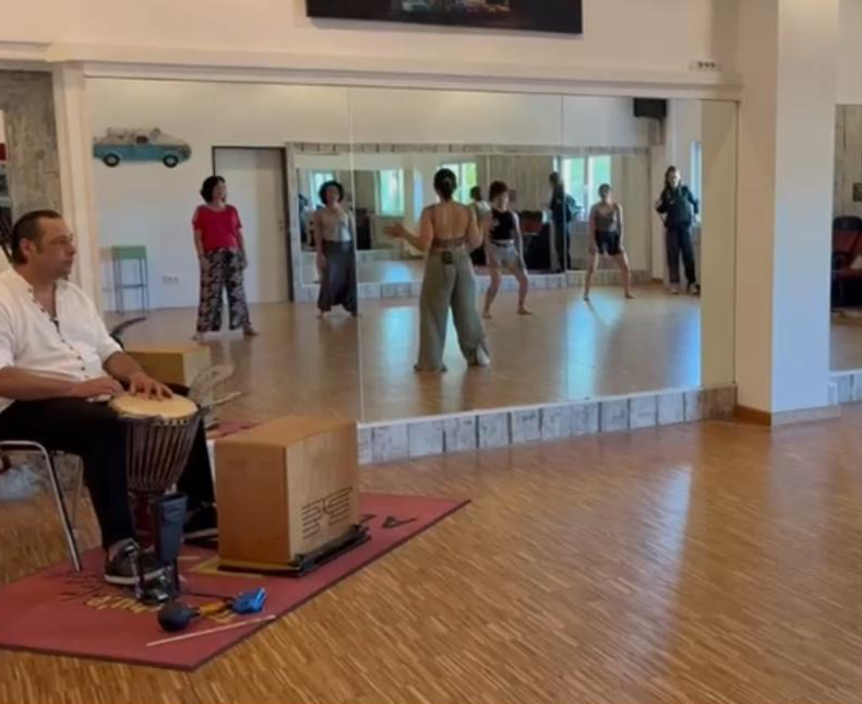 Menschen die Tanzen in Bamberg Salsa